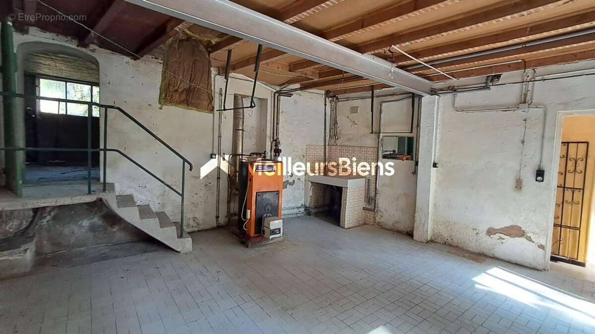 Maison de village avec jardin et grand garage - photo 4