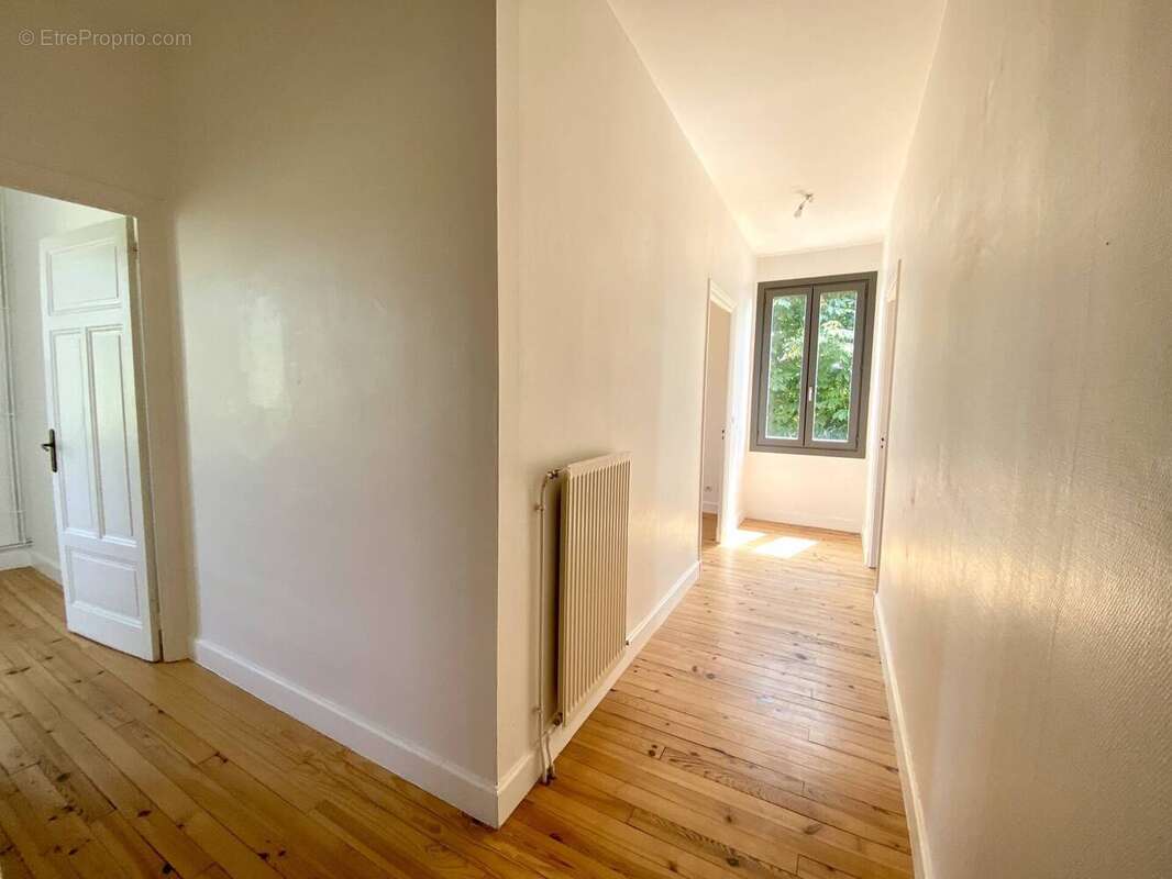 Maison à BELMONT-TRAMONET