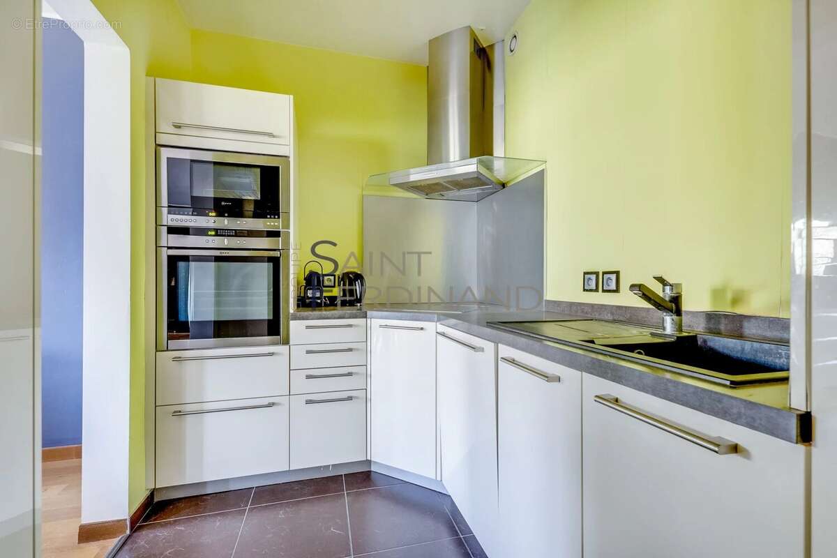 Appartement à PARIS-8E