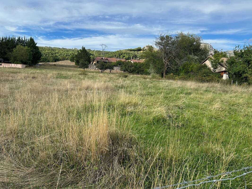 Terrain à LA ROCHETTE