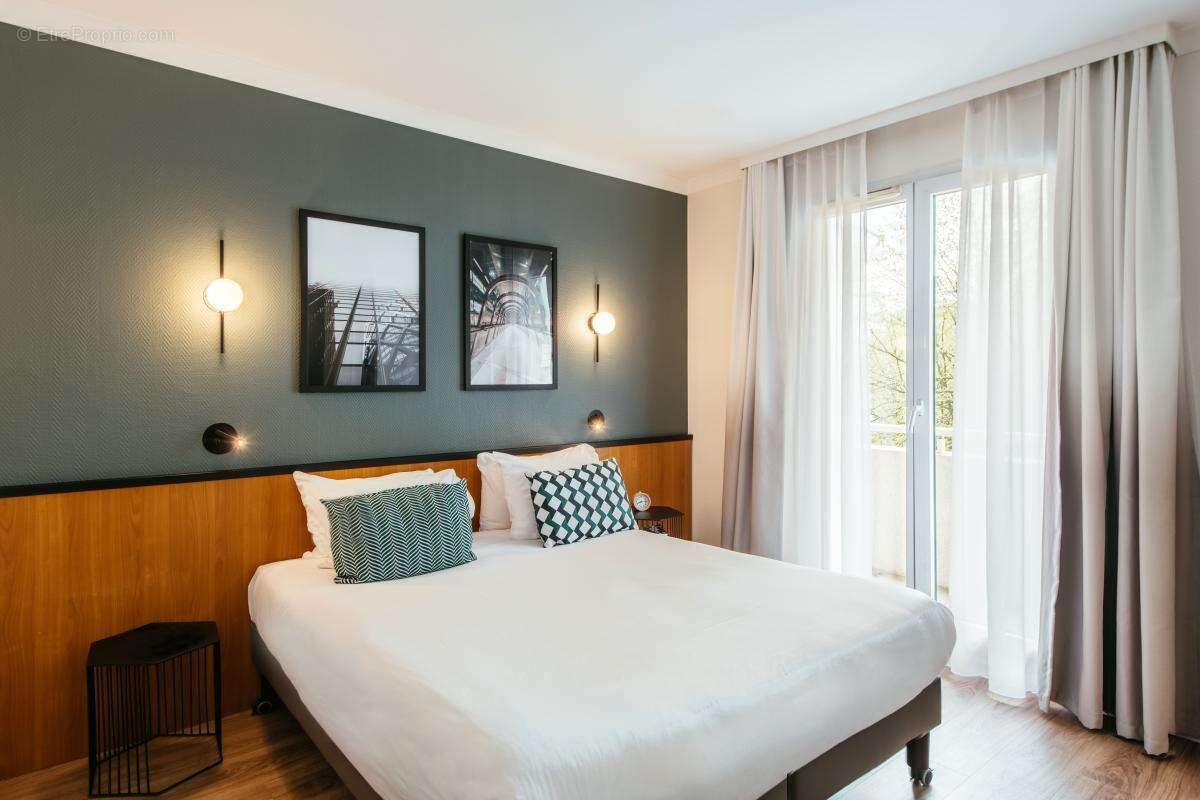 Appartement à COURBEVOIE