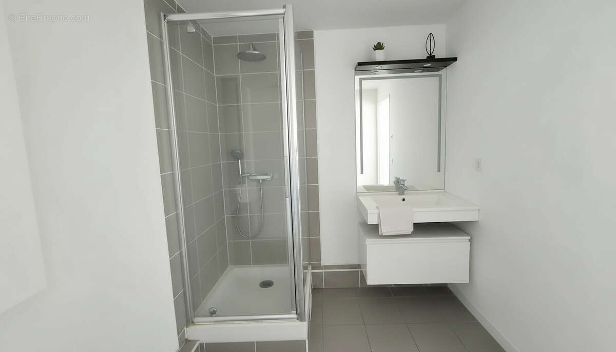 Appartement à PARIS-14E
