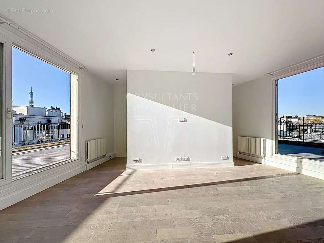 Appartement à PARIS-16E