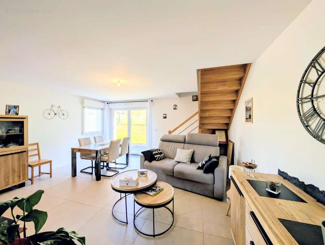Appartement à MERY