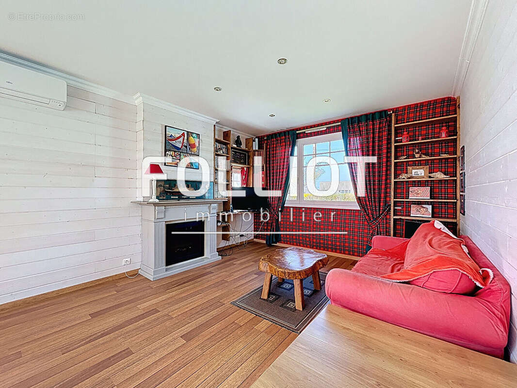 Maison à SAINT-PLANCHERS