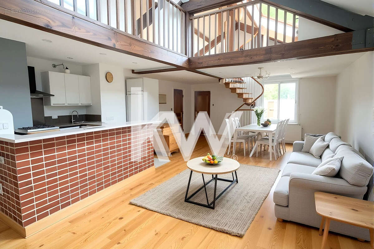 Appartement à LE MESNIL-SAINT-DENIS