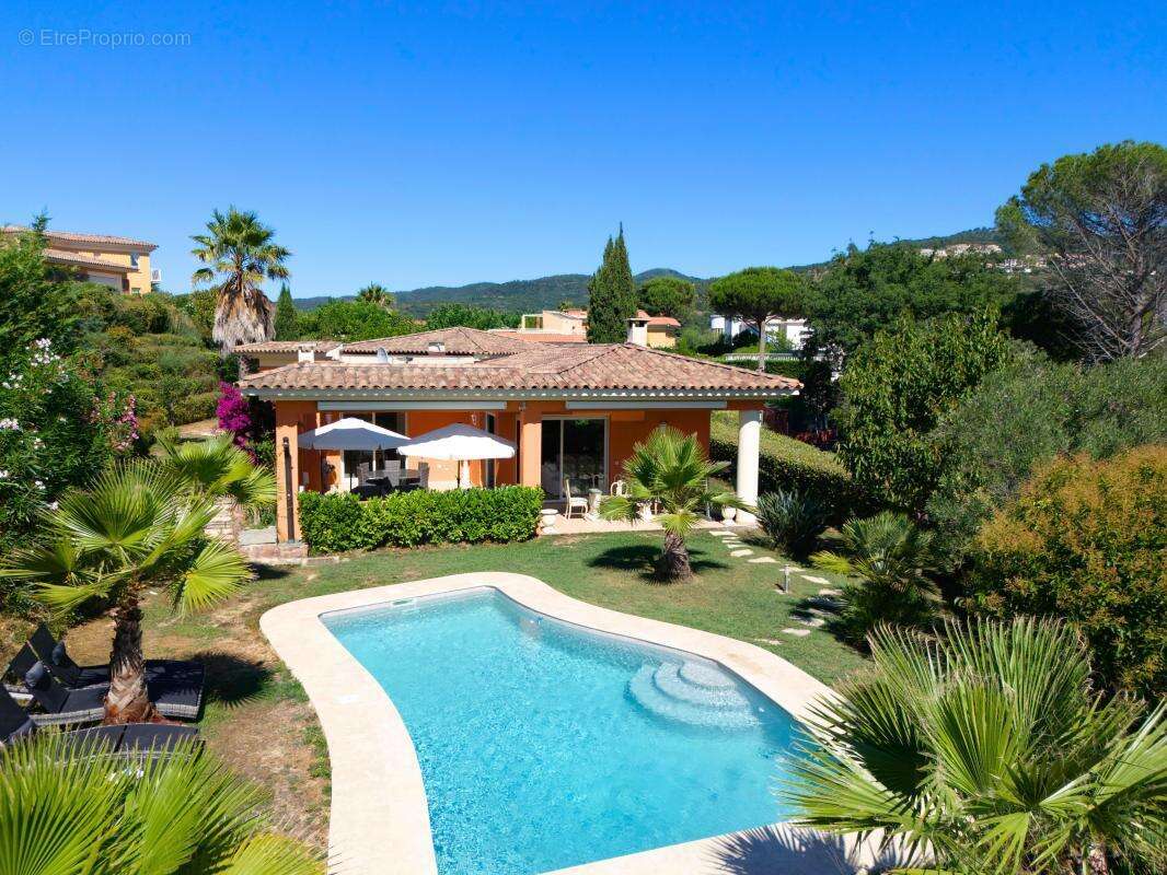 Maison à MANDELIEU-LA-NAPOULE