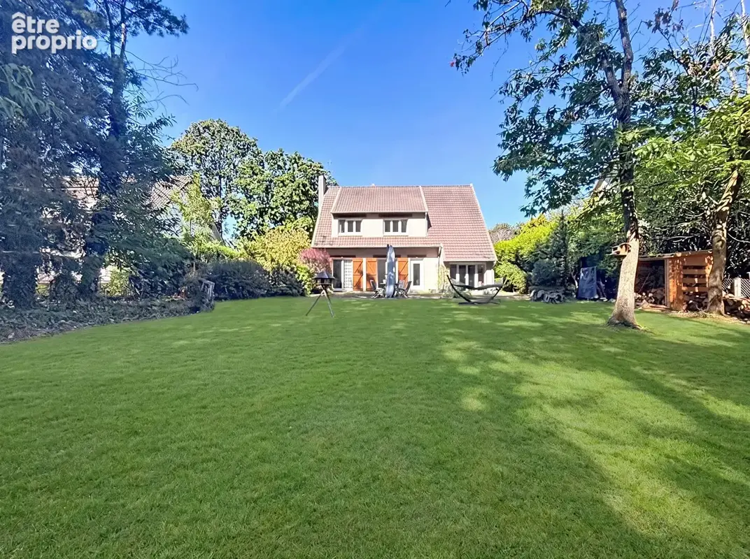 Photo Maison à Neauphle-Le-Chateau au prix de 599 000€