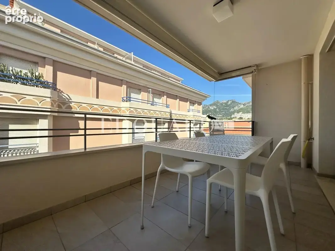 Trois pièces en superbe état avec grande terrasse et possibilité double garage, en plein centre de Menton - photo 14