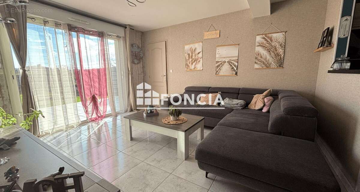 Maison à DOMFRONT-EN-CHAMPAGNE