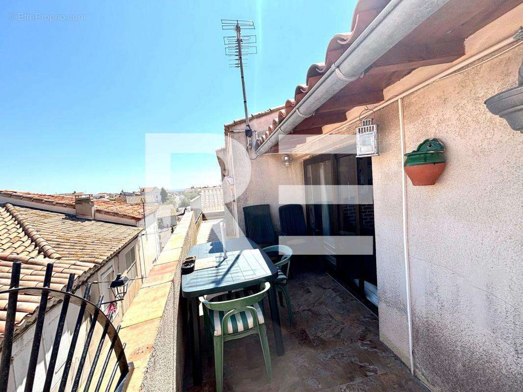 Commerce à SAINTES-MARIES-DE-LA-MER