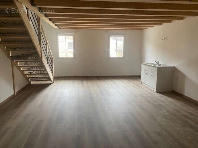 Maison à COURMANGOUX