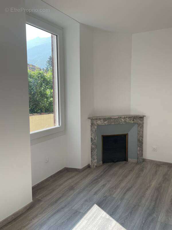 Appartement rénové T2 de 45m2, avec cave, parking et jardin à 05400 VEYNES - photo 3