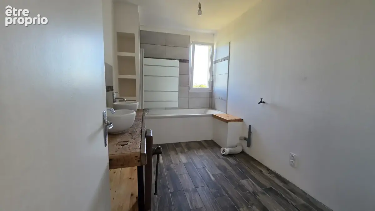 Maison avec deux appartements T4, jardin et garage   Fort potentiel - photo 16