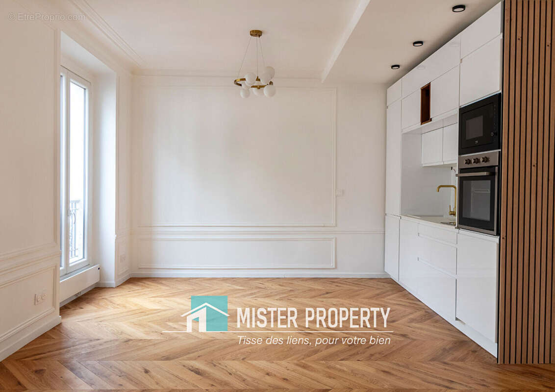 Appartement à PARIS-17E