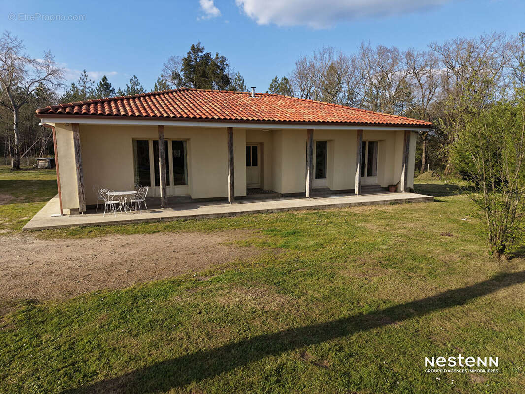 Maison à SAINTE-MAURE-DE-PEYRIAC