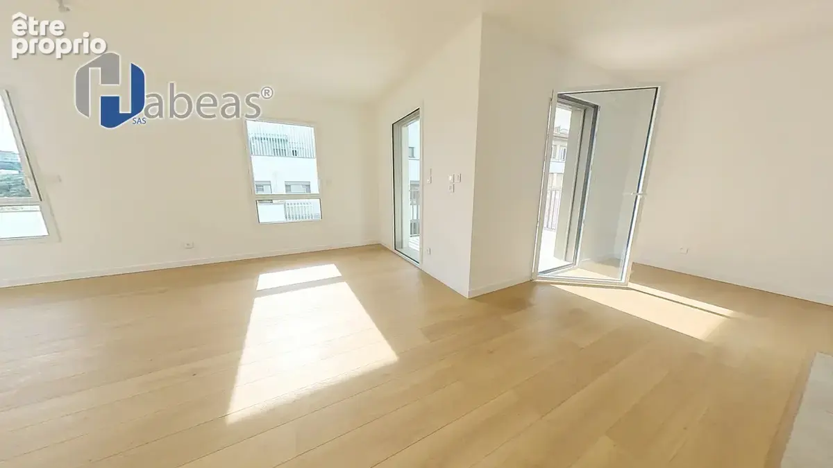 Duplex T4 de 90m² en Dernier Étage avec 60 m² d'Extérieurs & Patio Privatif - photo 6