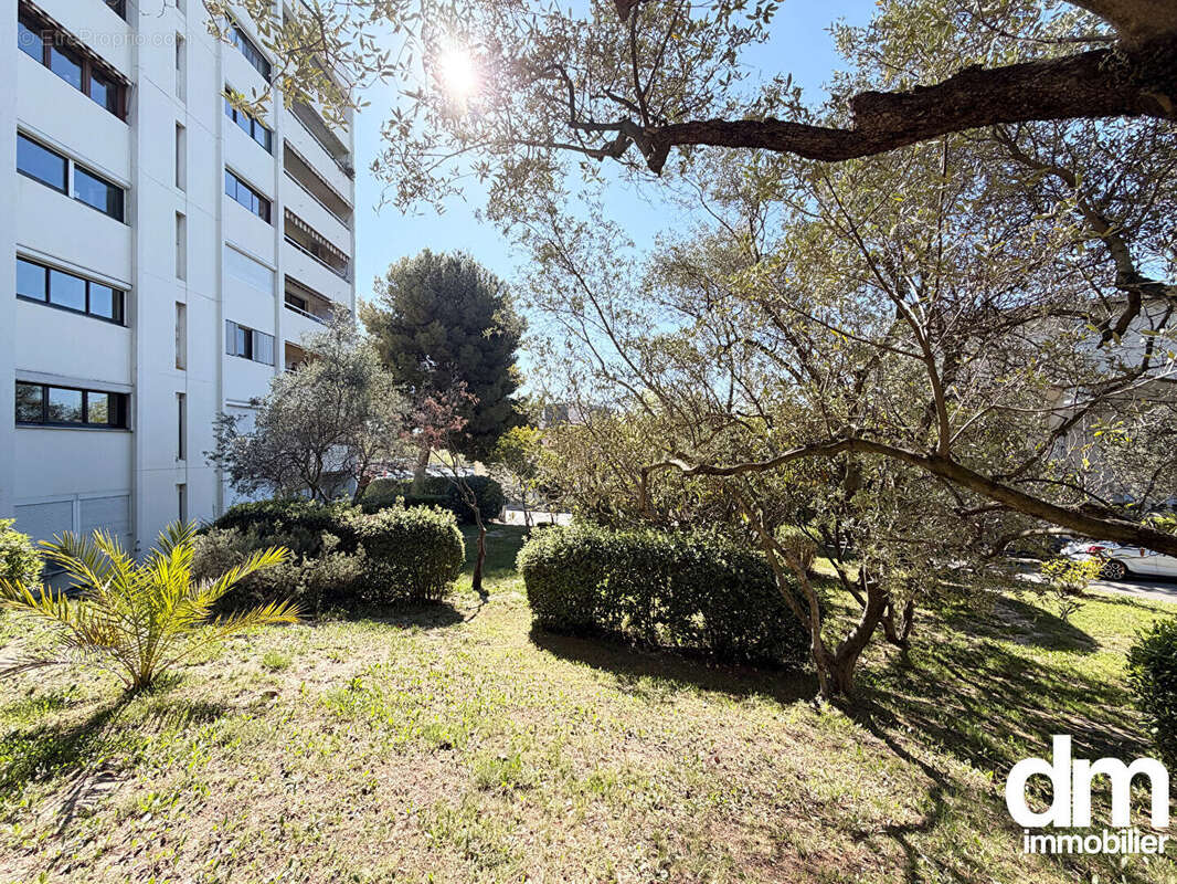 Appartement de type 4 entièrement renové d'une surface de 87m2 avec cellier, extérieur et garage - photo 17