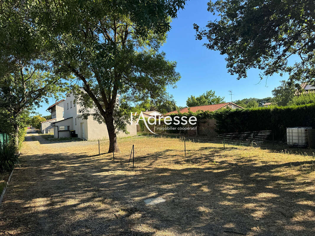 l'Adresse Immobilier - La Salvetat Saint Gilles - Maison T4  de 127 m2 sur un terrain piscinable de 1566m² avec garage - photo 14