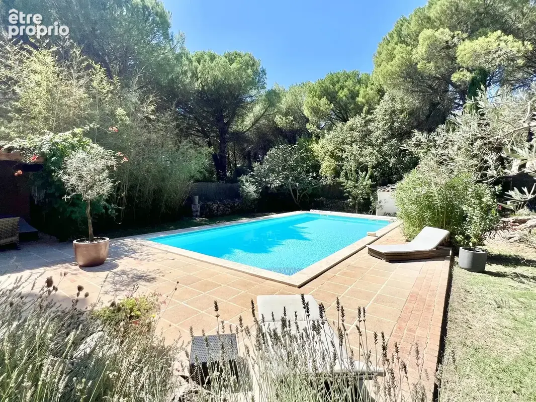 Bastide provençale de charme de 183.51 m² sur 1 980 m² de terrain paysagé avec piscine - photo 14