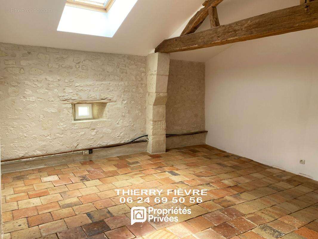 À vendre 86200 Glénouze Maison de 10 pièces 312 m2 avec gîte indépendant, dépendance, terrain, bois et caves - photo 10