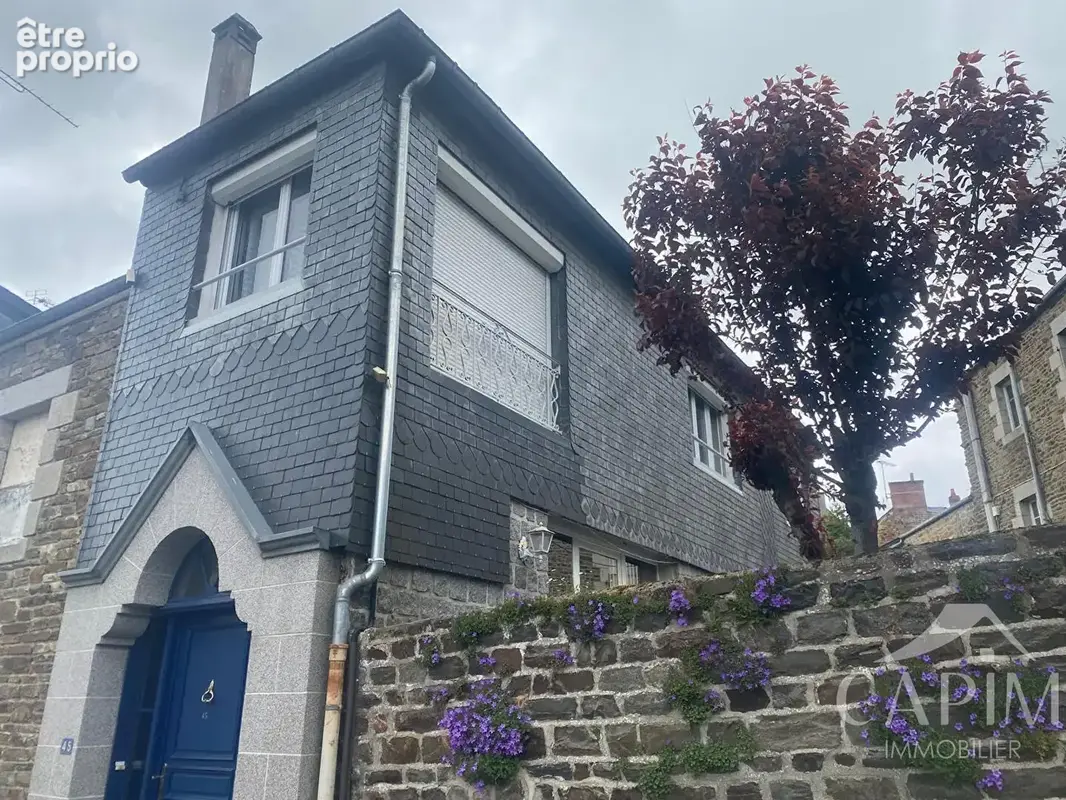 Maison à FOUGERES