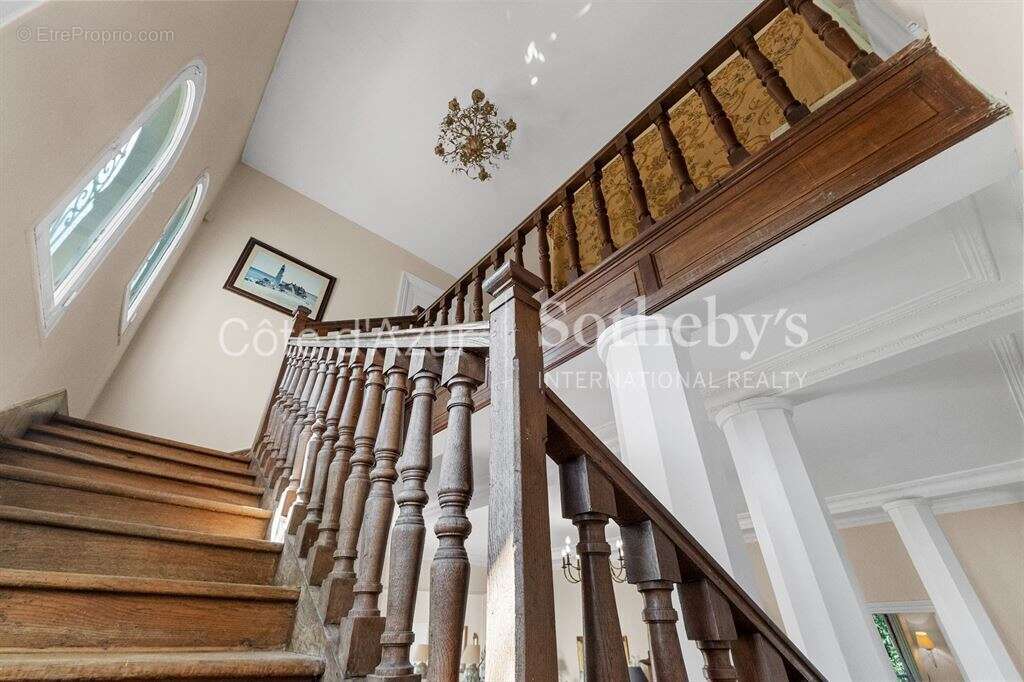 Maison à MANDELIEU-LA-NAPOULE