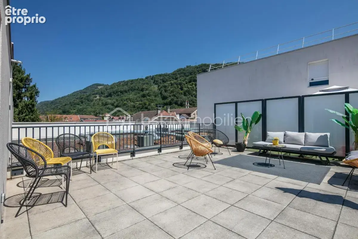 T4 climatisé en  dernier étage, terrasse 37 m² vue degagee - photo 2