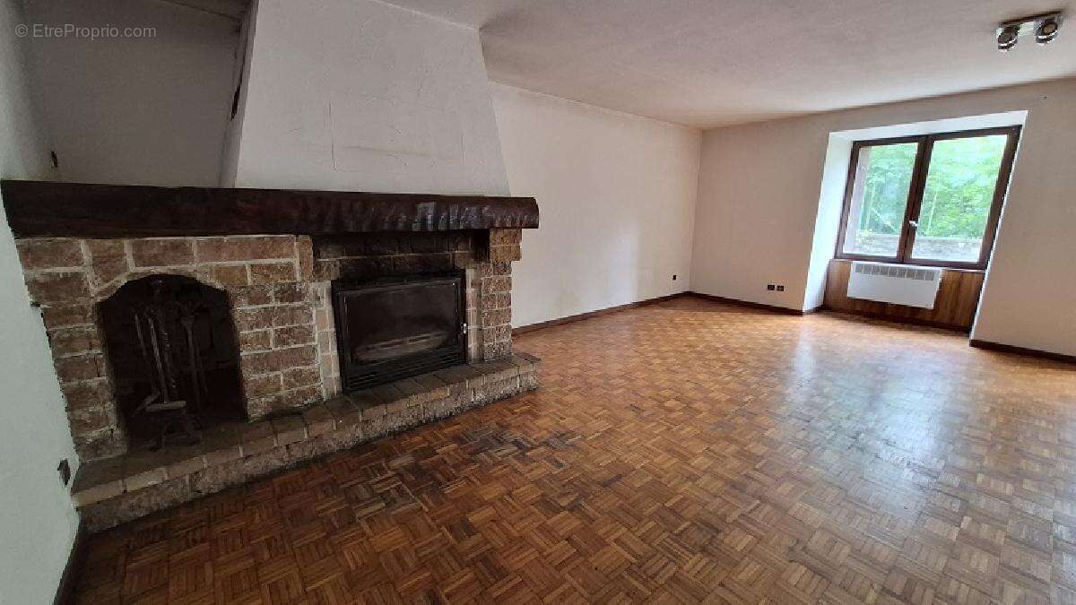 Maison à LIVET-ET-GAVET