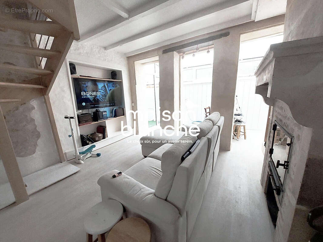 Maison 139 m² à Saint-Maixent-L'ecole  - photo 5