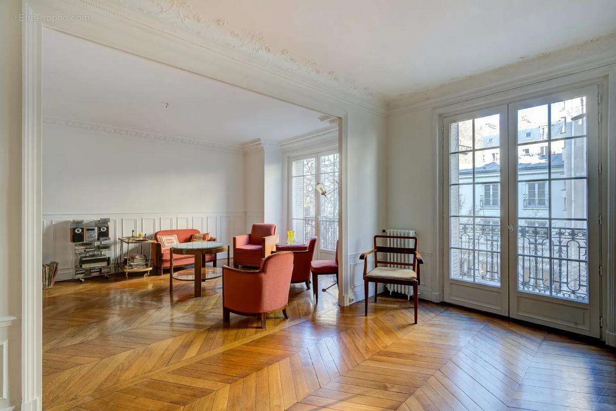 Appartement à PARIS-18E