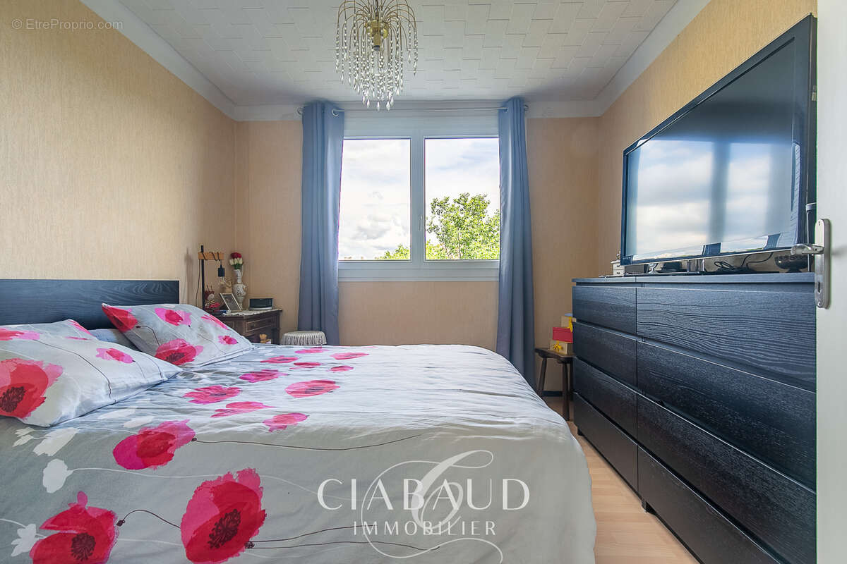 Appartement à MARSEILLE-4E