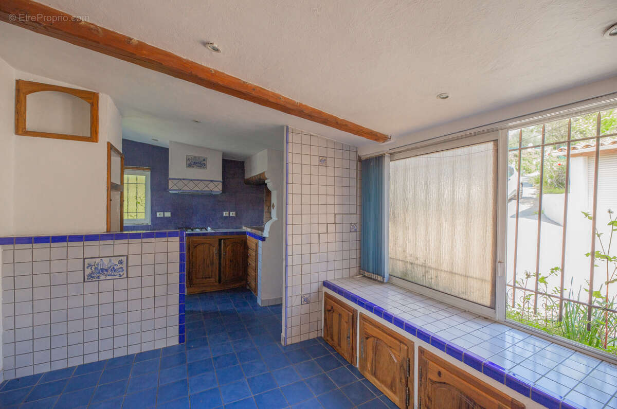 Maison à LA ROQUETTE-SUR-SIAGNE