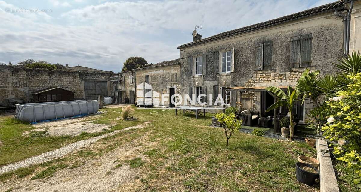 Maison à CHERVES-RICHEMONT