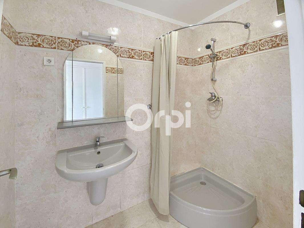 Appartement traversant avec vue mer et balcon à vendre - photo 22