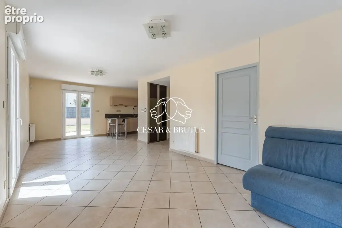 Maison 6 pièces 115 m² à vendre à Pusignan (69330) - photo 4