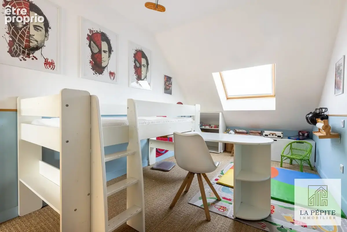 Appartement de caractère avec vue port, belle hauteur sous plafond et 3 chambres - photo 13