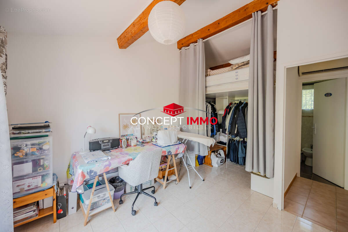 Maison T4 de 120 m2 bâtie en 1990 sur une parcelle de 505 m2 - photo 10