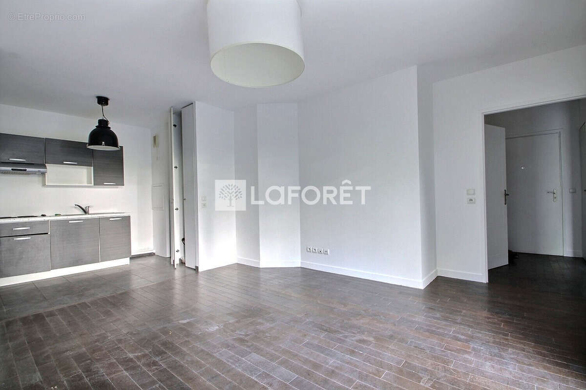 Appartement à vendre à Suresnes 2 pièces avec jardin privatif, terrasse et parking Résidence récente - photo 4