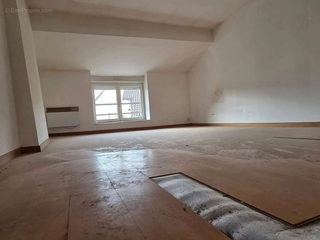 Maison à VILLIEU-LOYES-MOLLON