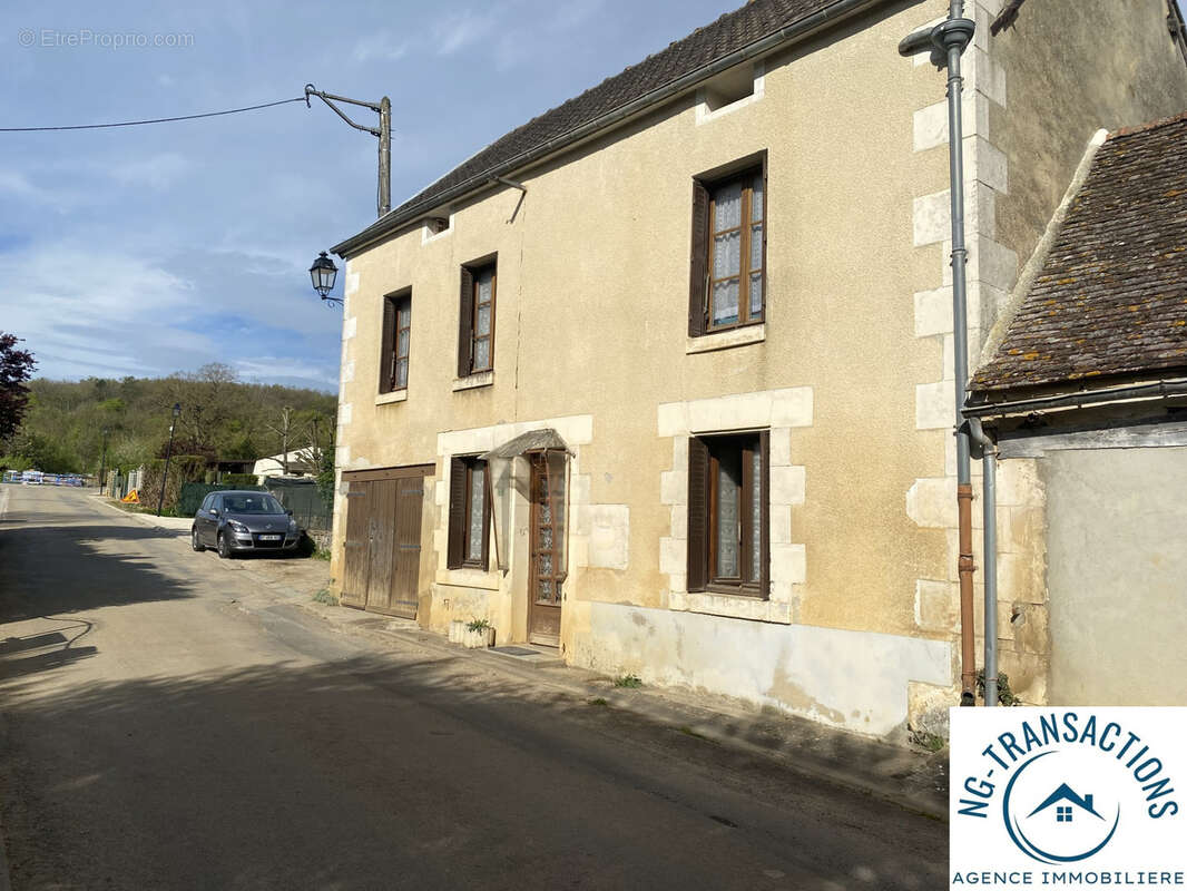 Maison à COULANGERON