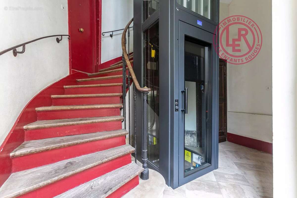Appartement à PARIS-3E