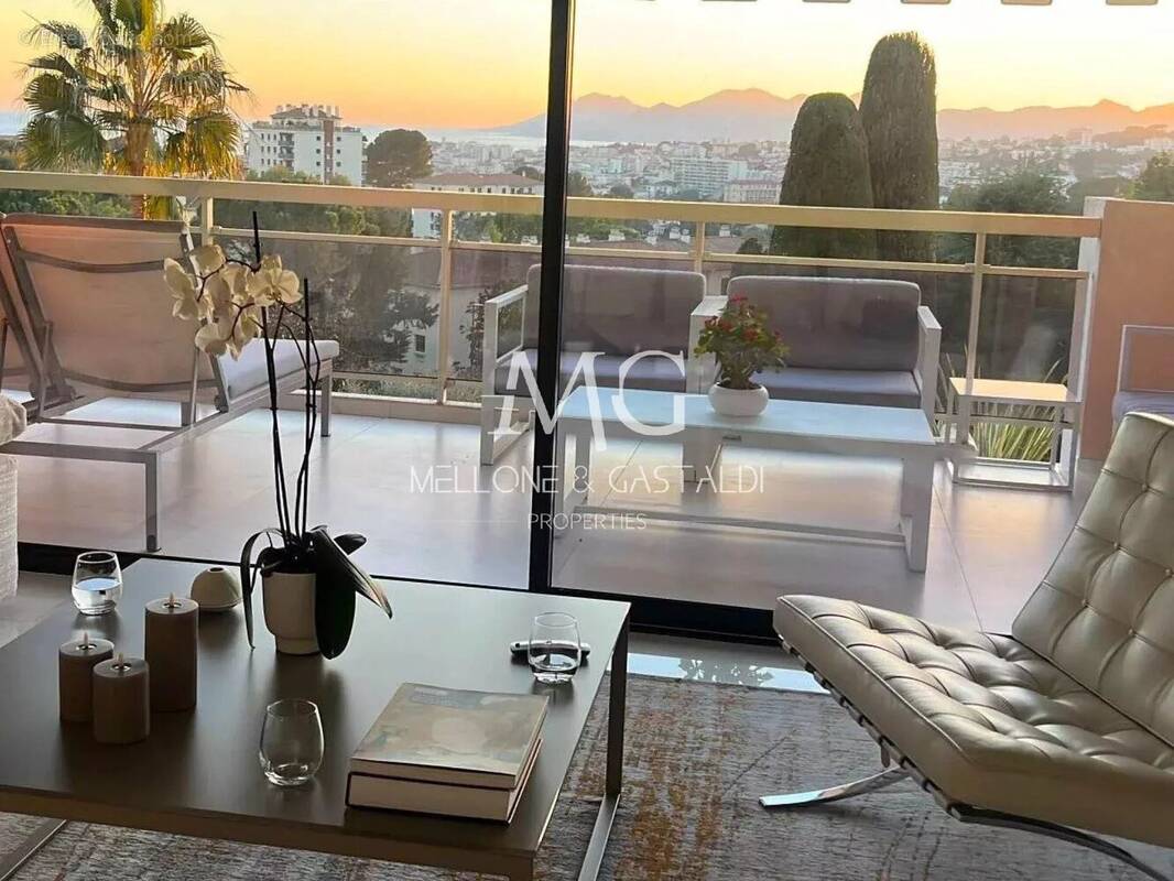 Appartement à LE CANNET