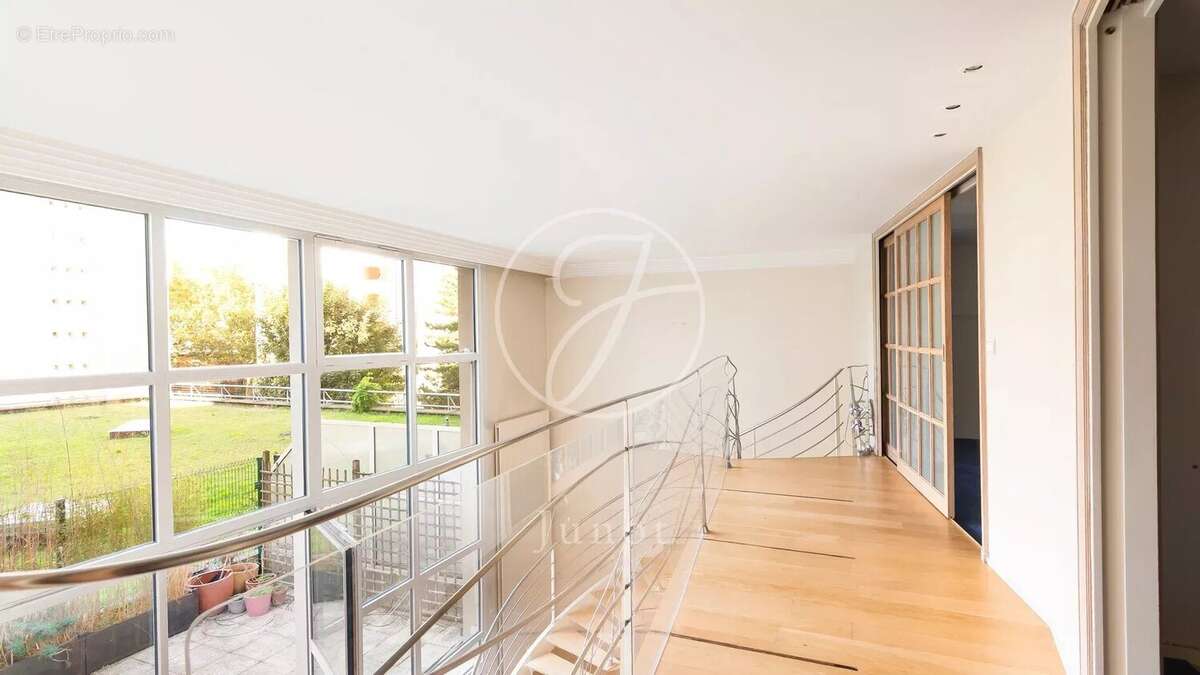 Appartement à PARIS-19E