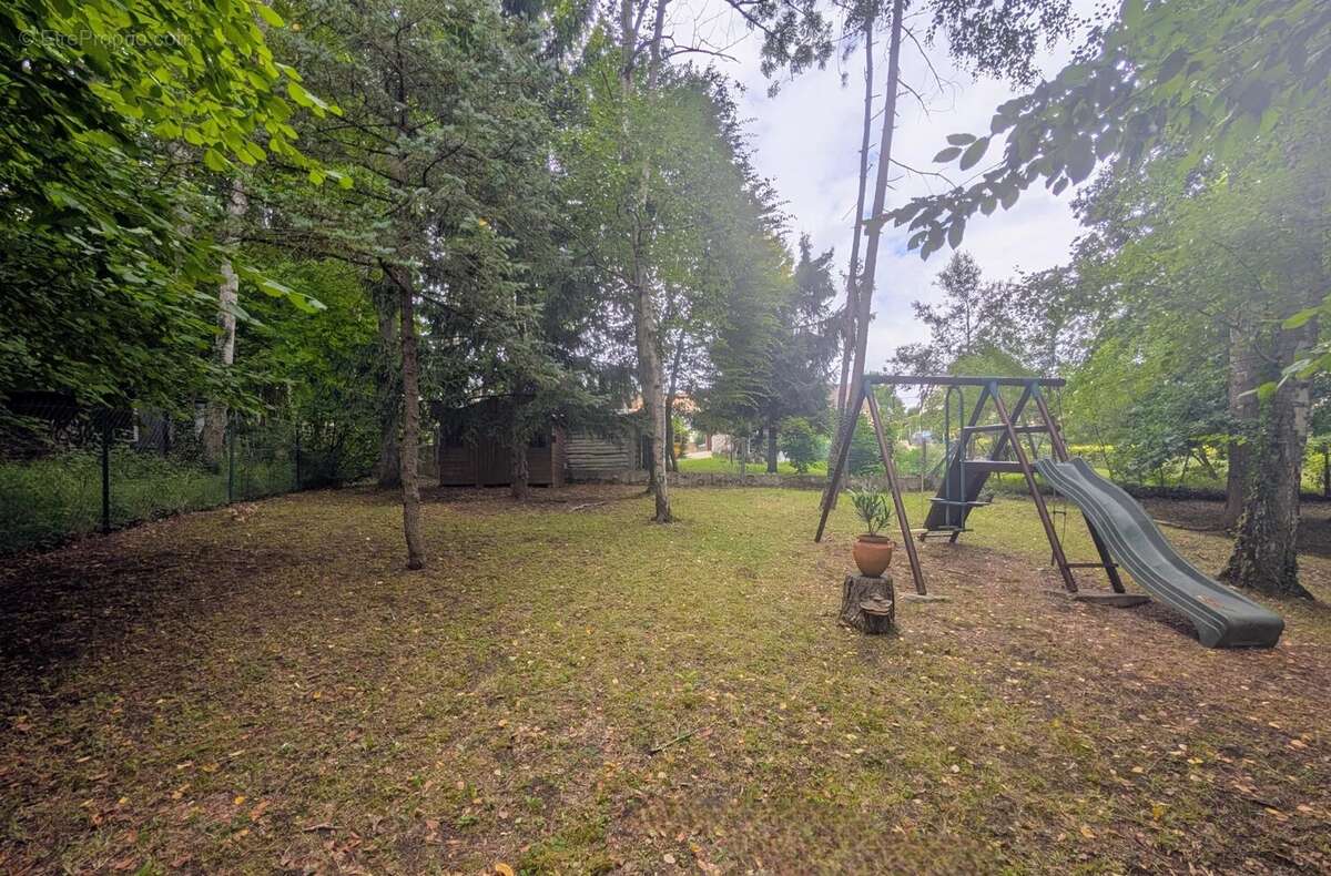 Maison à FONTAINE-LE-PORT