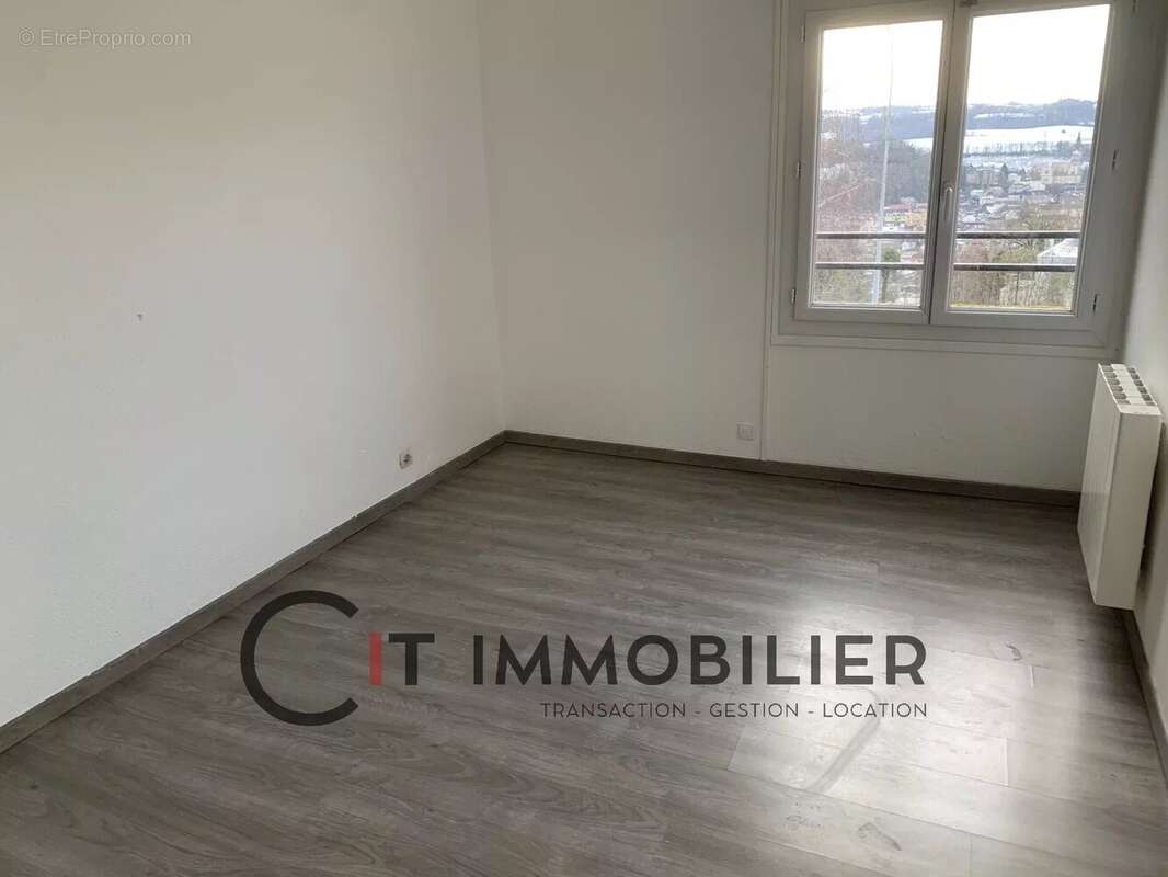 Maison à LA TOUR-DU-PIN