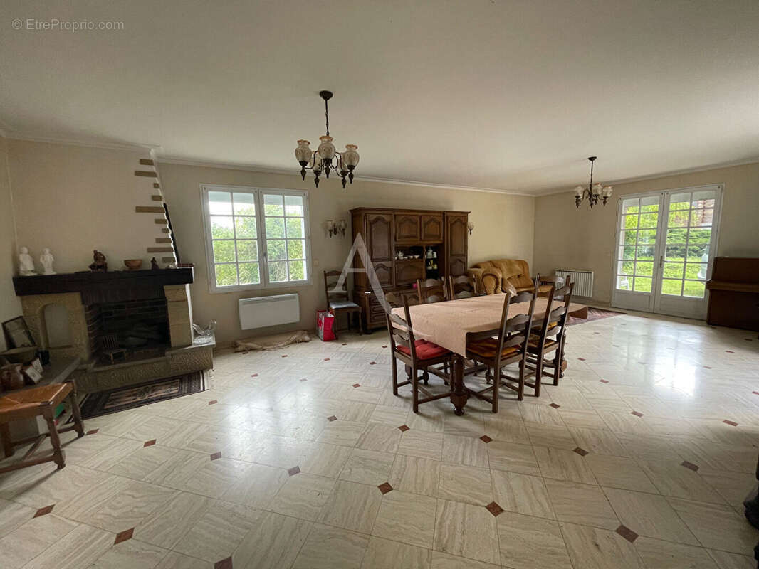 Maison à MONTRICHARD