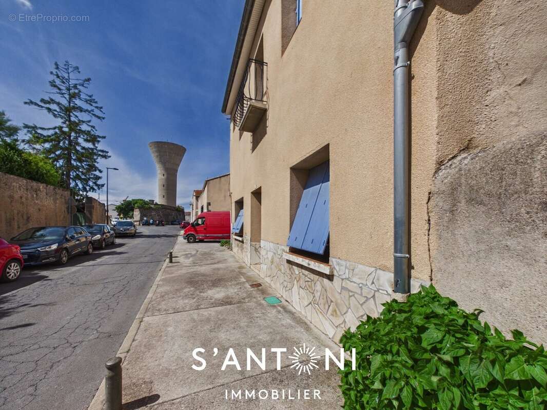 Vias  maison de ville t4 + bureau en pierre à 100 m du centre - photo 2