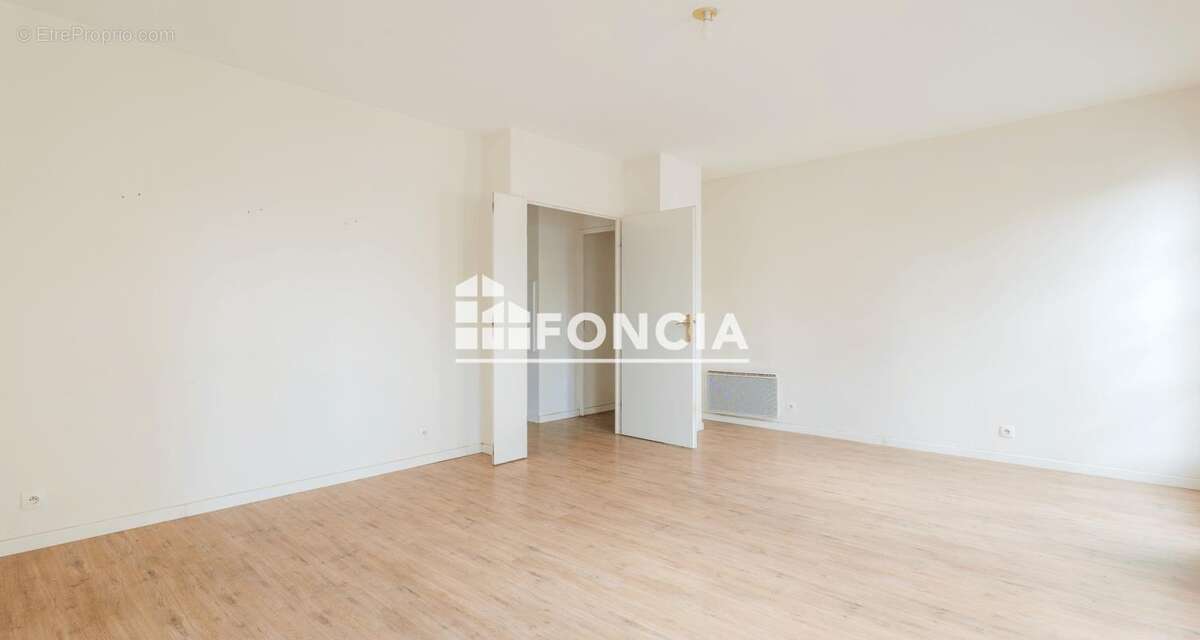 Appartement à BAILLY-ROMAINVILLIERS