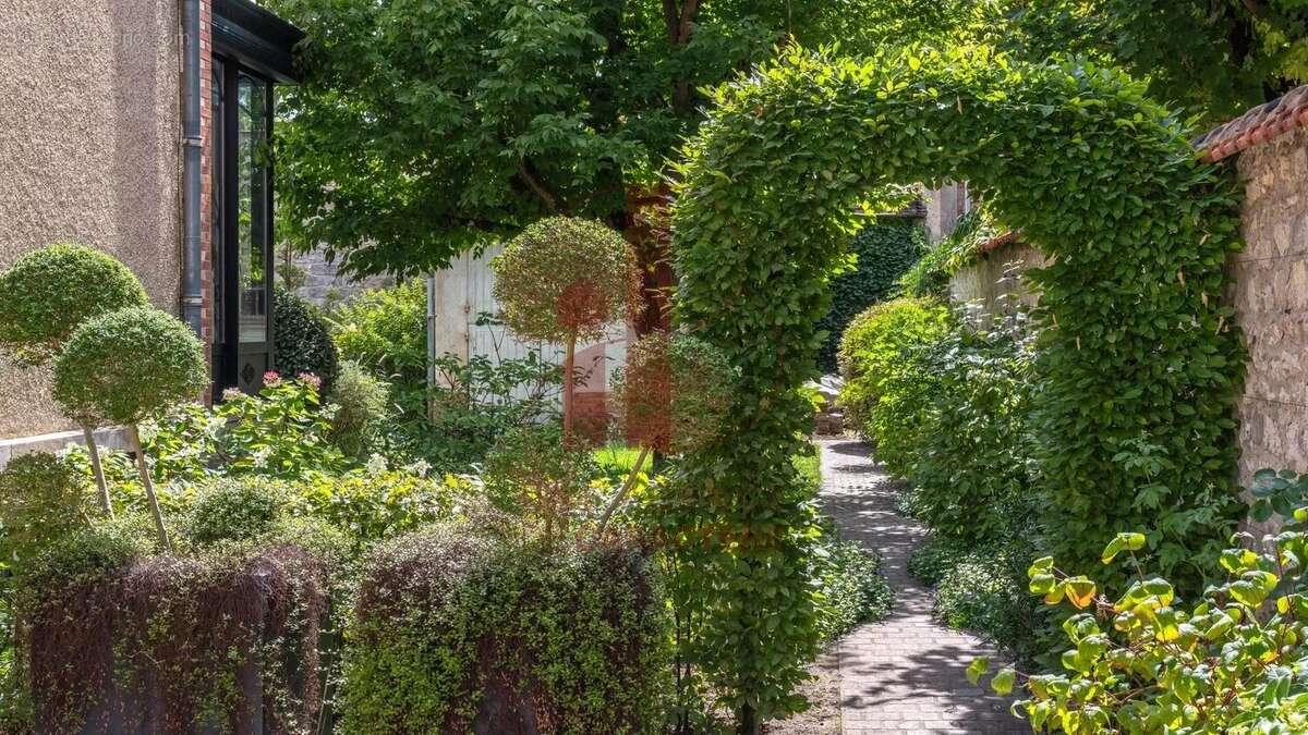 Maison à FONTAINEBLEAU
